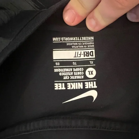NEW Nike Tee - Picture 2 of 3